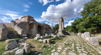 Il fine settimana all’Area Archeologica di Carsulae tra sbandieratori e rievocazioni