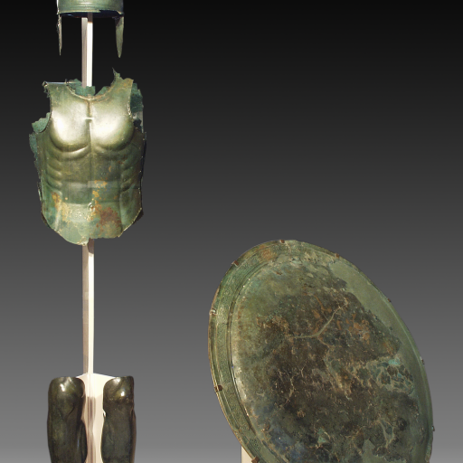 4 Porano, loc. Settecamini - panoplia in bronzo (IV sec. a.C.)
